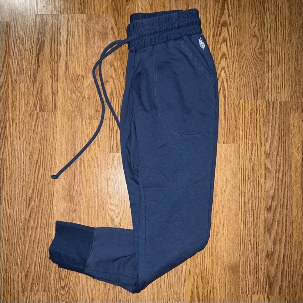 Free people movement joggers with pockets nwt med